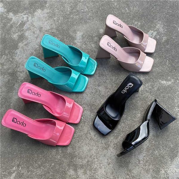 

women wearing slippers for summer wear 2023 new niche high-end feel matching skirt thick patent leather high heels sandals, Black
