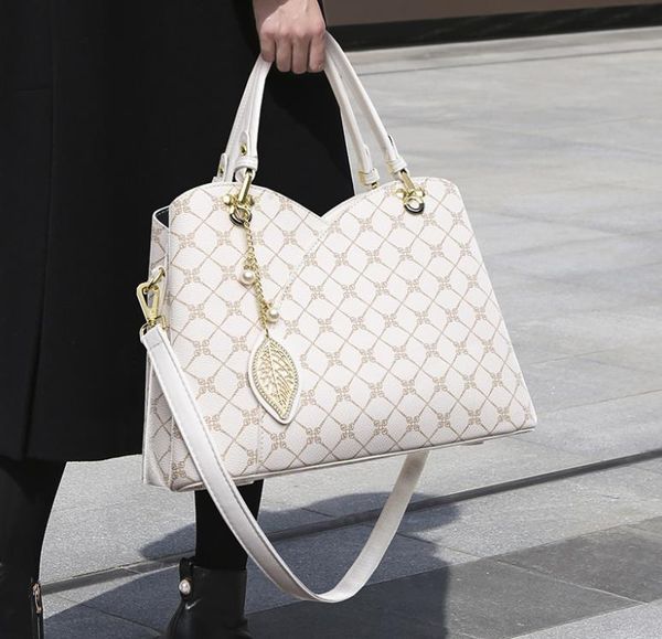 

2023 new summer soft leather women's bag large capacity commuter handbag light luxury texture crossbody bag practical tote bag