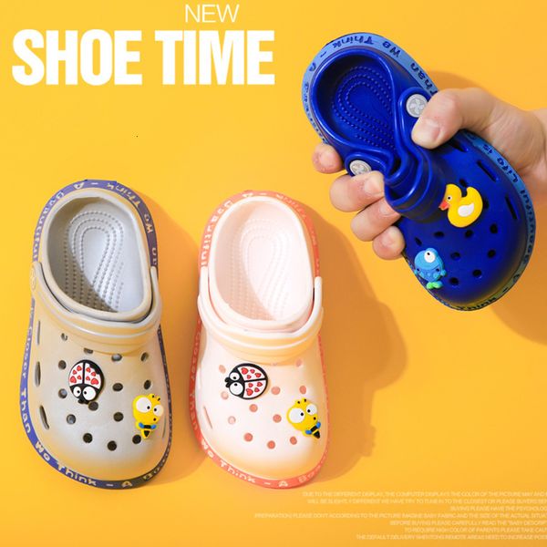 

sandals boys' and girls' soft sole anti slip cartoon cute breathable hole shoes baotou anti collision children's garden shoes, Black;red