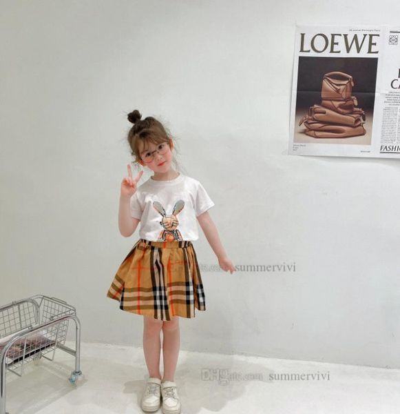 

fashion summer children designer clothing sets 2022 boys girls rabbit printed short sleeve tshirt plaid casual shorts skirts 2pc8644667, White
