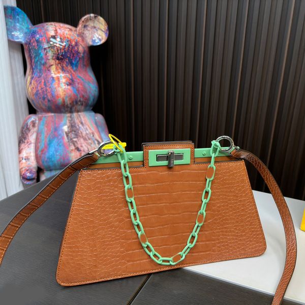 

chains bags designer brand bag crossbody totes 2023 luxury handbags fashion shoulder bag women letter purse phone wallet leather plain