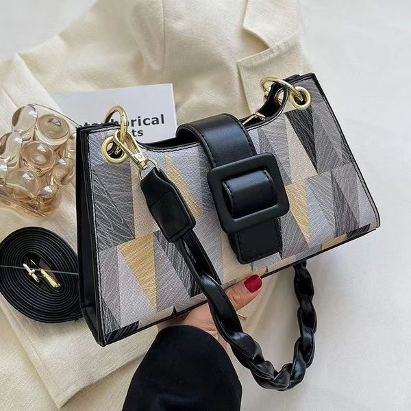 

new leather high-grade sense of foreign style women's bag fashion 100 shoulder armpit bag trendy baguette bag