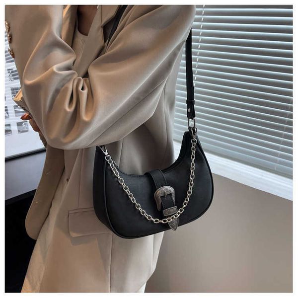 

version of ins2022 new chain crossbody bag fashionable commuting single shoulder bag niche design semi circular saddle bag