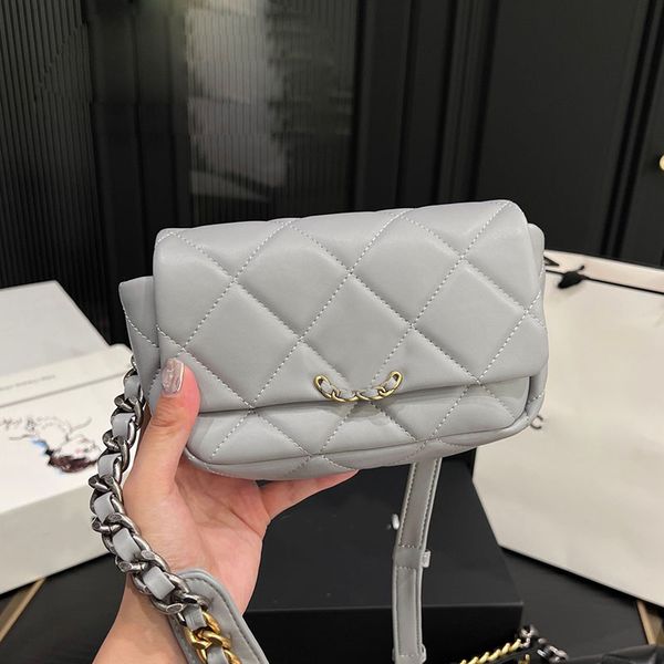 

19 series waist pack women designer mini bag gold metal hardware two-tone matelasse chain with leather strap shoulder handbag lovely coin wa