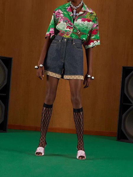 

fashion women's jeans knee length ripped jeans for women holes plus size denim shorts with high waist jeans taille haute women female j, White;black