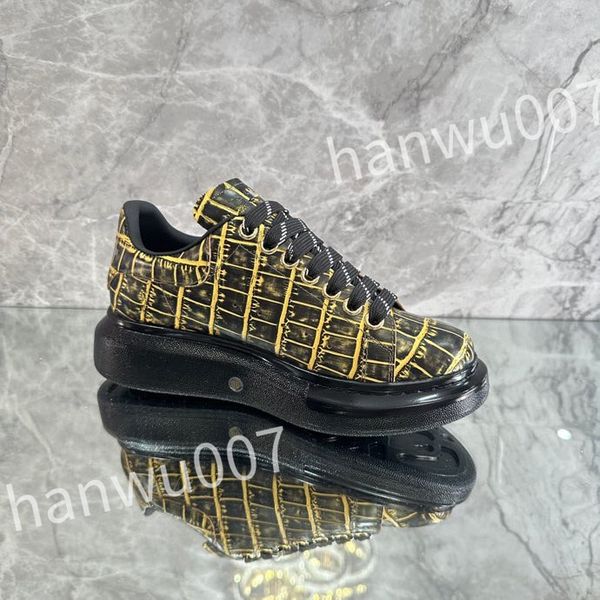 

2023 new luxury designer shoes thick sole elevated couple shoes leather canvas women's shoe casual breathable short boots sizes 35-46 x, Black