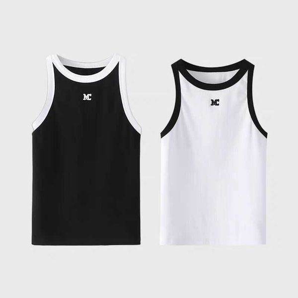 

spring/summer 2023 zhou yutong white sleeveless color contrast rib elastic inside and outwear racerback camisole female