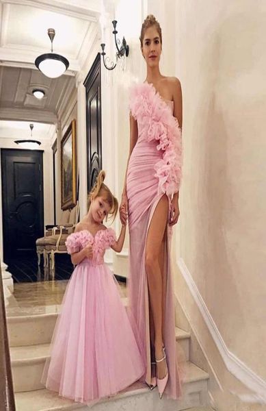 

cute blush pink piping hand made flowers first holy communion dresses 2021 off shoulder princess flower girl dress pageant dresses4122677, White;blue