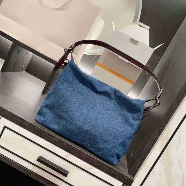 

prdbag triangle evening bags shoulder women large capacity shopping purse airport tote weekender traveling handbag wallet 1021