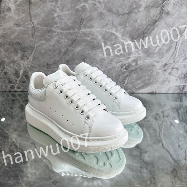 

2023 luxury designer shoes thick sole elevated couple shoes leather canvas women's shoes casual breathable short boots sizes 35-46 xsd2, Black