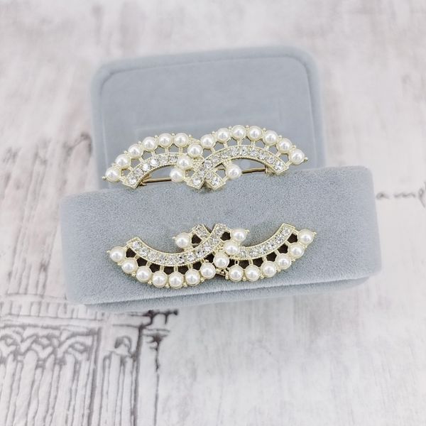 

fashion pin crystal brooch for men and womens party wedding lovers gift designer engagement jewelry for bride with flannel bag, Gray