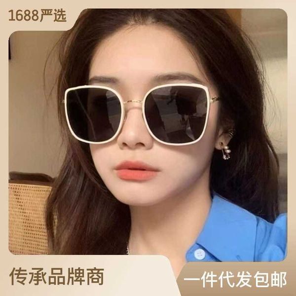 

tiktok is a seller of gm travel sunshade anti ultraviolet sunscreen sunglasses fashionable net red street pgraphy polarized glasses, White;black