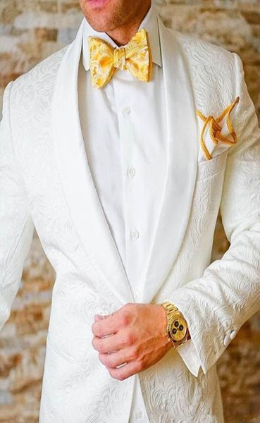 

2020 new and fine embossing groomsmen shawl lapel groom tuxedos men suits weddingpromdinner man blazerjacketpants 7585295, Black;gray