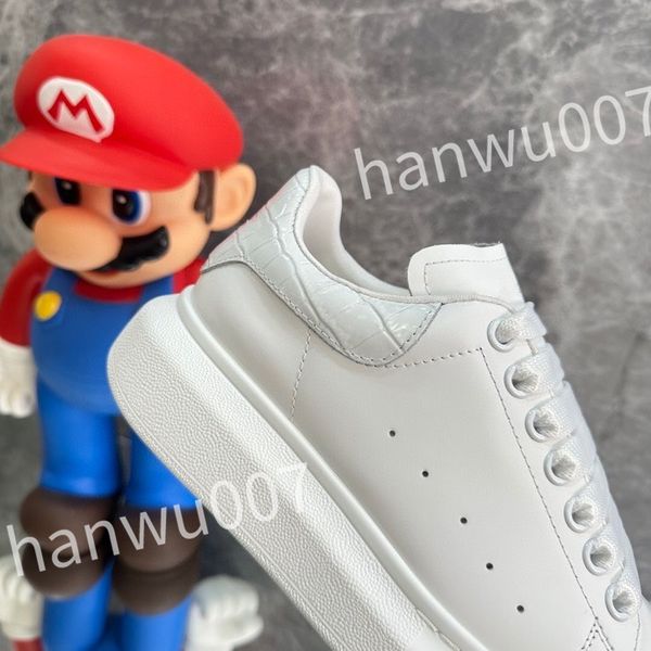 

2023 new luxury designer shoes thick sole elevated couple shoes leather canvas women's shoes casual breathable short boots sizes 35-46, Black