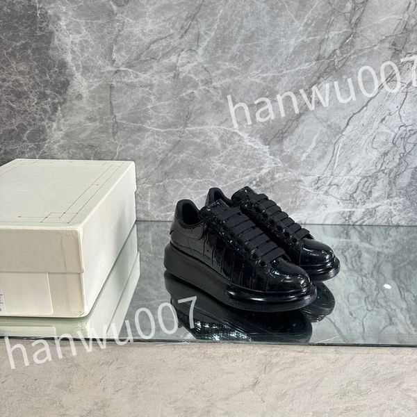 

luxurys designer shoes thick sole elevated couple shoes leather canvas women's shoe casual breathable short boots sizes 35-46 xsd221115, Black