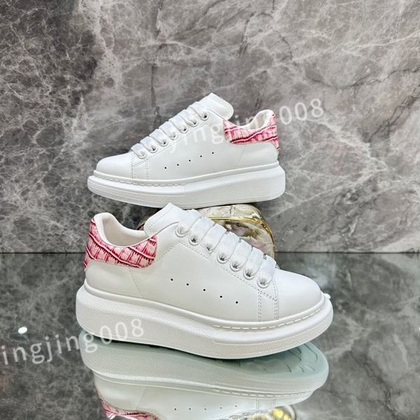 

2023 man woman leather trend sneakers sporty shoes white black casual shoe rubber sole trainer sneaker size 35-46 xsd230420