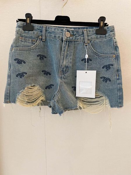 

fashion women's jeans knee length ripped jeans for women holes plus size denim shorts with high waist jeans taille haute women female j, White;black