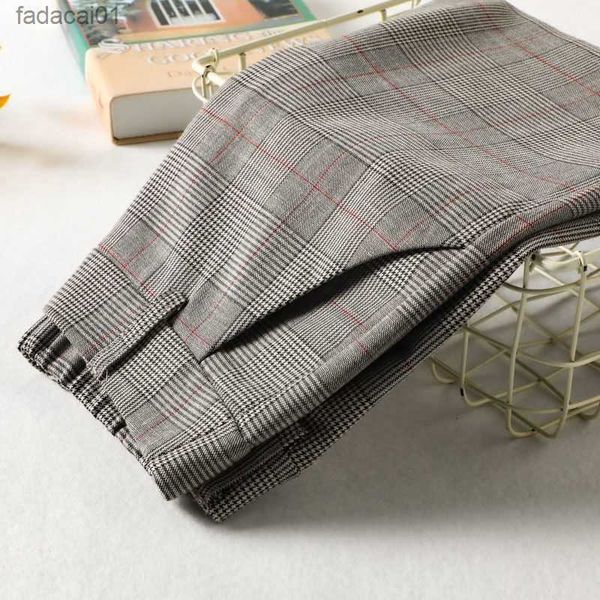 

plaid pants women autumn new nine points korean version retro loose small straight tube casual pants l230621, Black;white