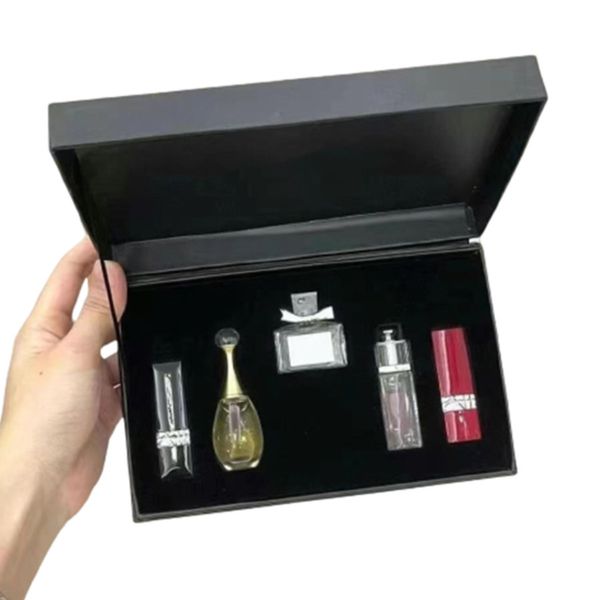 

luxury 5-piece perfume suit, with many styles, suitable for gift giving