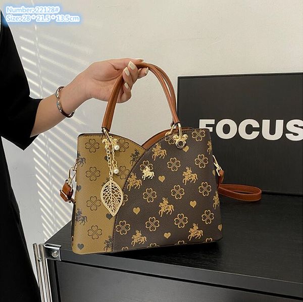 

wholesale brand ladies shoulder bags western style color matching leather handbag elegant two-color retro tote bag three-layer compartment fashion handbags, Brown-22128#