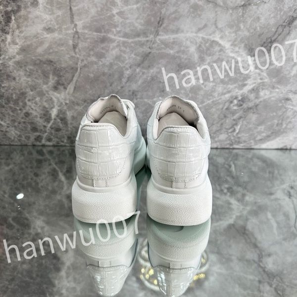 

2023 new luxury designer shoes thick sole elevated couple shoes leather canvas women's shoes casual breathable short boots sizes 35-46, Black