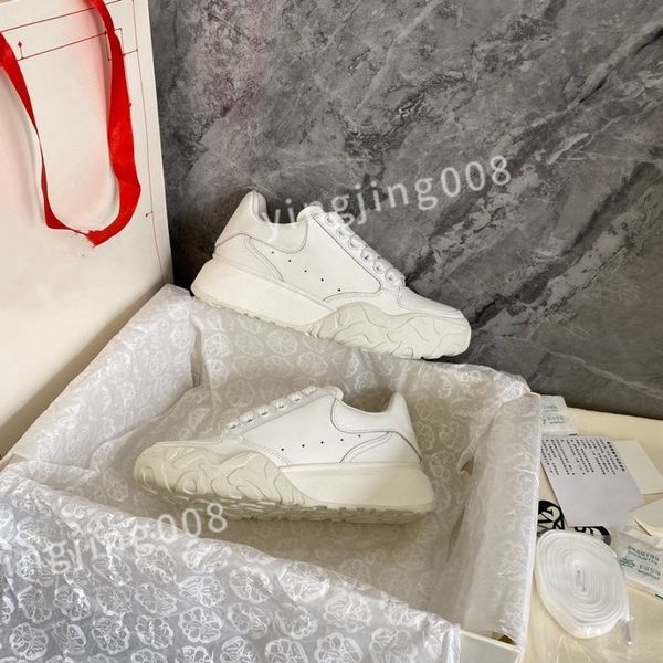 

2023 new luxury designer trainer casual shoes for men womens the four seasons white natural black mens sports classics sneakers xsd230418