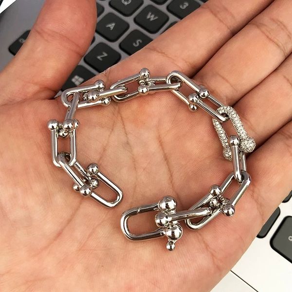 

luxurys link designer bracelet women lucky link charm bracelets men love trendy fashion eye-catching designer jewelry elegant temperament ha, Black