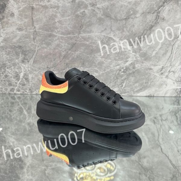 

new luxurys leather casual shoe designer loafer sneakers for men and women fashion leather vintage glitter flat shoes xsd221116, Black