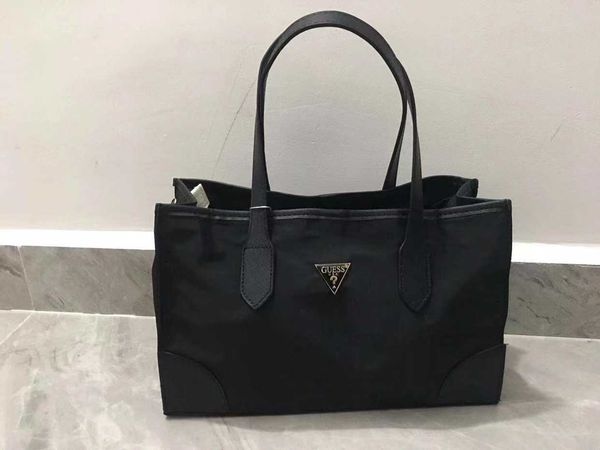 

the shop is for handbags gus home 2023 new niche dign large-capacity shoulder bag popular this year
