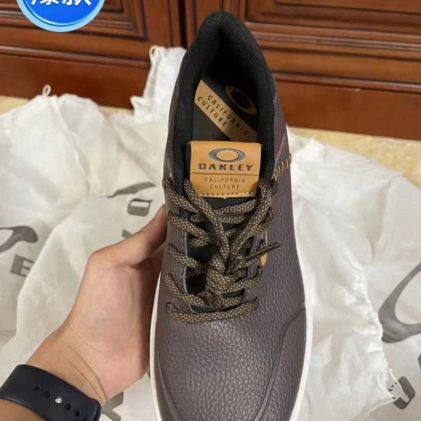 

oakleies casual sports shoes can be worn as unlocked cycling shoes, Black