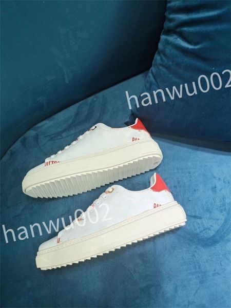 

2023 new luxury designer shoes pink men women white black mens trainers outdoor sneakers casual walking jogging shoes dc220516