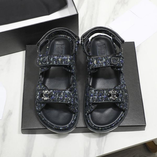 

designer sandals cc beach shoes outdoor slides luxury slippers fashion women sandal gifts footwear black
