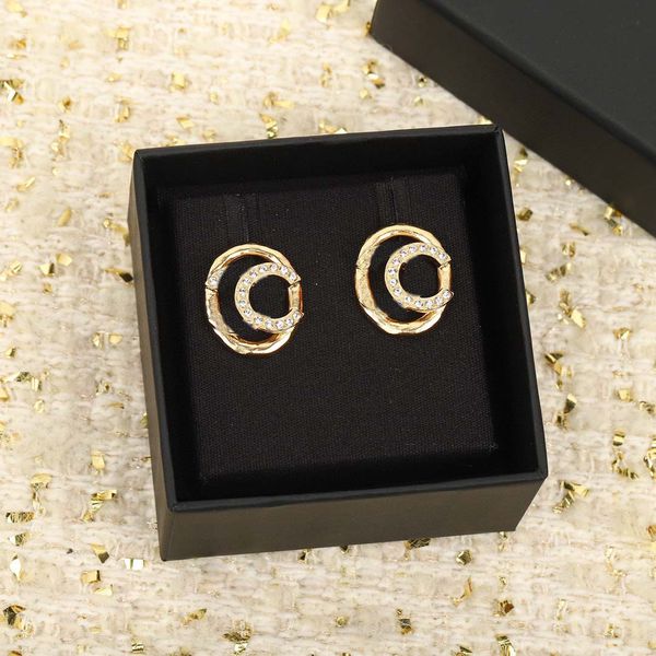 

2023 luxury quality charm oval shape stud earring with diamond and hollow style in 18k gold plated have box stamp ps7269b, Golden