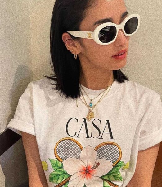 

the niche correct version of the triumphal arch french sunglasses comes in a black brown white versatile package, White;black