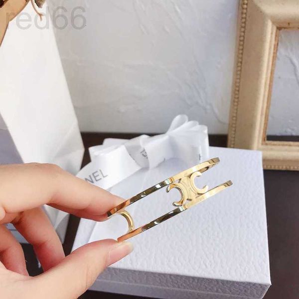 

bangle designer fashion style bracelets women designer letter jewelry 18k gold plated stainless steel wedding lovers gift bangles wholesale, Black