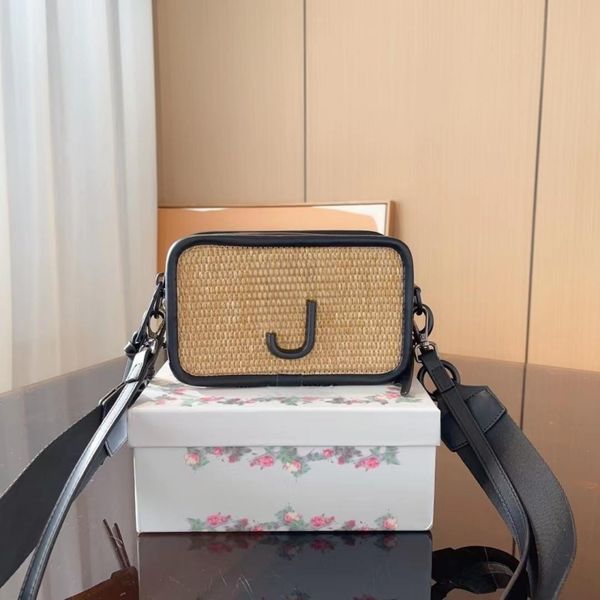 

designer shoulder bag, brand-name bag, snapshour bag, brand-name handbag, key chain bag, women's slung bag: two shoulder straps are to, Red;black