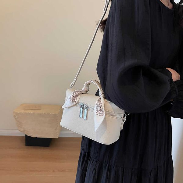 

loro * piana bag 2023 new loro lp portable lp19 lunch box bag gigi same style piana fashion cowhide one shoulder crossbody