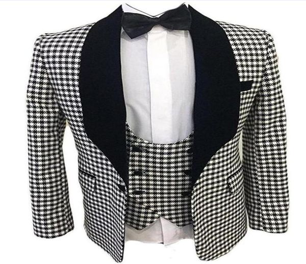 

new arrival groomsmen one button groom tuxedos shawl velvet lapel men suits side vent weddingprom man jacketpantstieves1566806, Black;gray