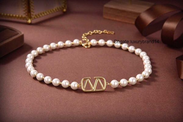 

women fashion designer pendant necklaces geometric necklaces valentinoly simple style engagement jewelry ah1h, Silver