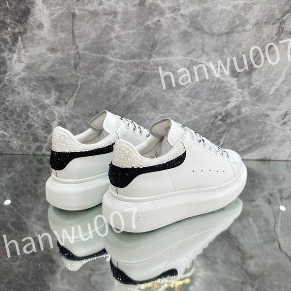 

2023 new leather casual shoe designer loafer sneakers for men and women fashion leather vintage glitter flat shoes xsd221116, Black