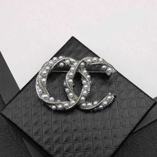 

famous design gold luxury designer brooch women letter elegant pearl warp brooches suit pin fashion jewelry clothing decoration accessories, Gray