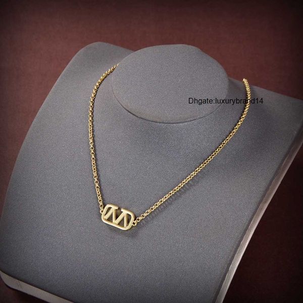 

fashion luxury designer pendant necklaces double v letter necklace women valentinoly jewerlry accessories ah1b, Silver