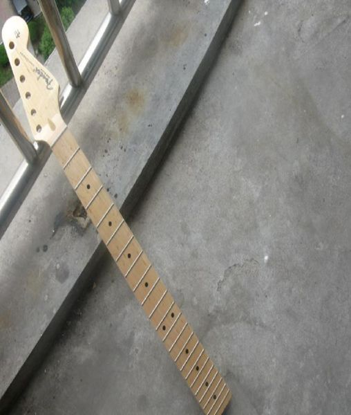 

electric guitar stratocaster 22 maple fingerplate varnish after the belt neck in stock3965282