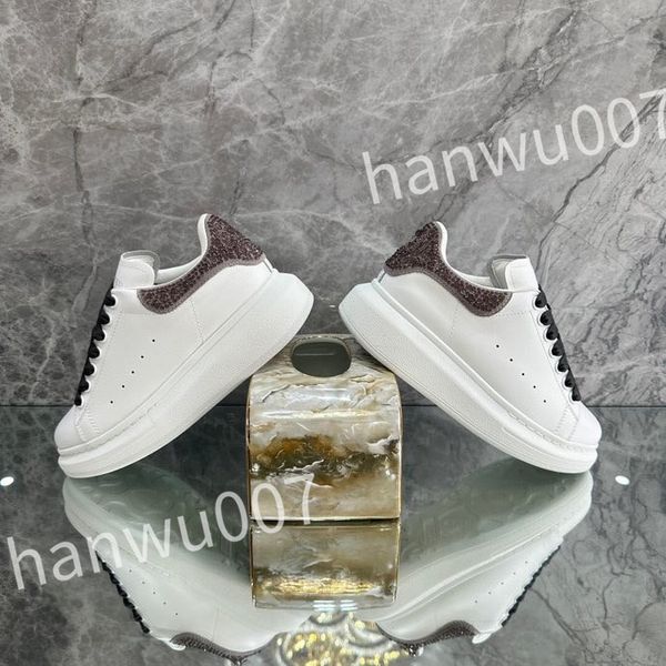 

2023 luxurys leather casual shoe designer loafer sneakers for men and women fashion leather vintage glitter flat shoe xsd221117, Black