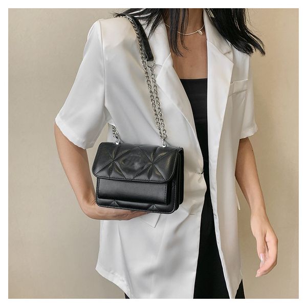 

brand women's handbags grils has a simple and exquisite texture with a checkered pattern and a fashionable and versatile cross body sma