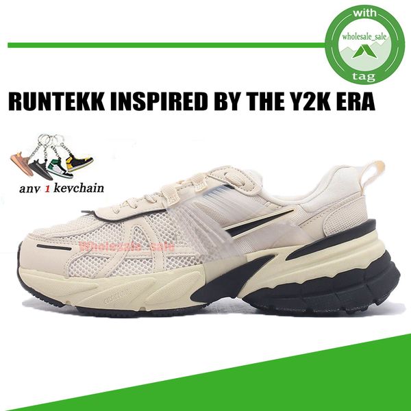 

2023 runtekk authentic v2 retro running shoes run designer dad shoe beige nior black the y2k era 3xl summit white metallic silver sports sne