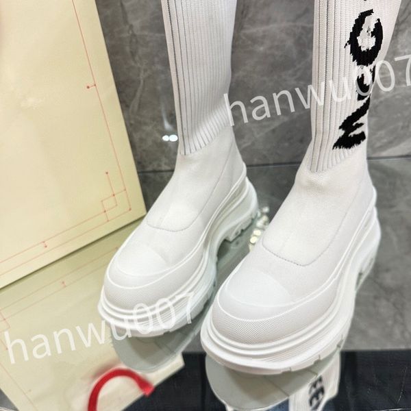 

2023 new fashion casual shoe boot men women design winter warm leather thick soled sock boots sports runners sneakers xsd221120, Black