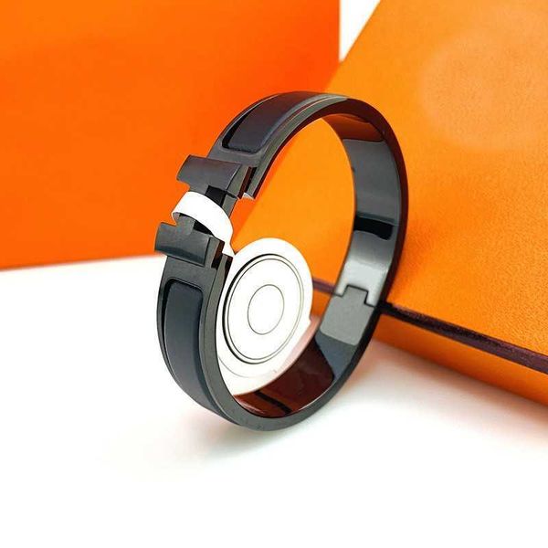 

designer hemrres bracelet black frosted new enamel bracelet h home titanium steel electroplating cnc letter buckle couple factory wc85