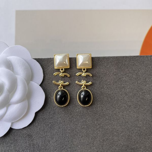 

Main color black, gold, and white combination with pendant earrings, mature woman charm jewelry accessories, 02