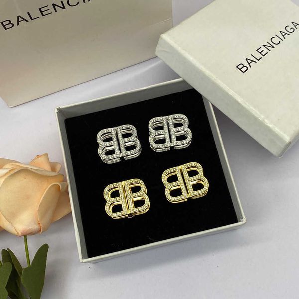 

designer b earrings letter double-sided are versatile high-end with exaggerated style. double letter made of brass diamond are trendy, Golden